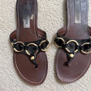Steve Madden Black and Gold Ring Detail Sandals